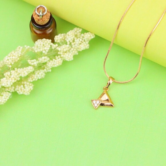 "Chic Rose Gold Triangle Pendant with Sparkling Stone Accent, XPPT1222 - Picture 4 of 13